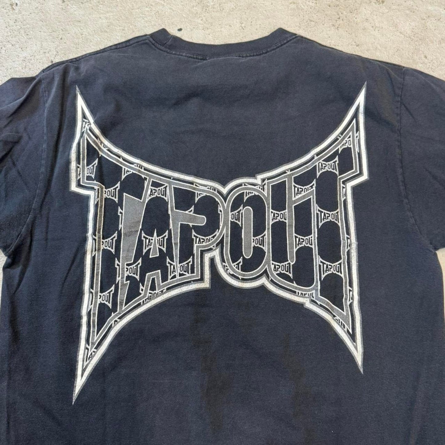 Tapout black and white t shirt