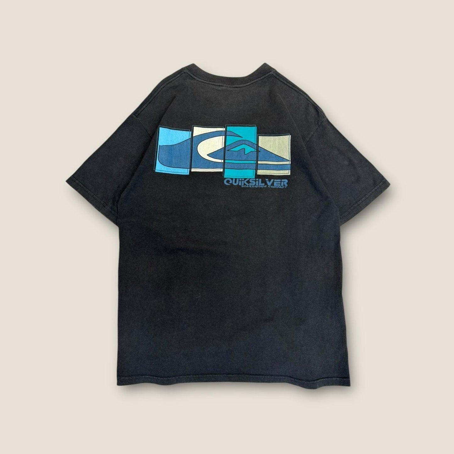 Quiksilver black and blue tee