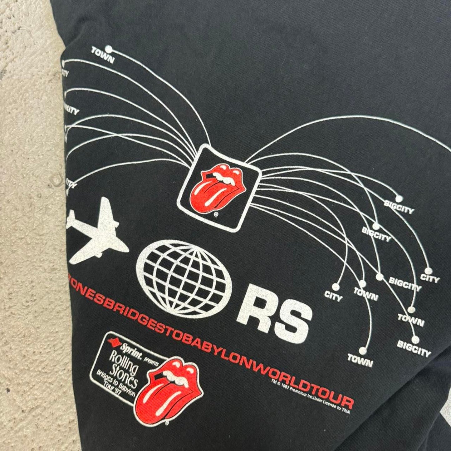 Rolling stones black and red