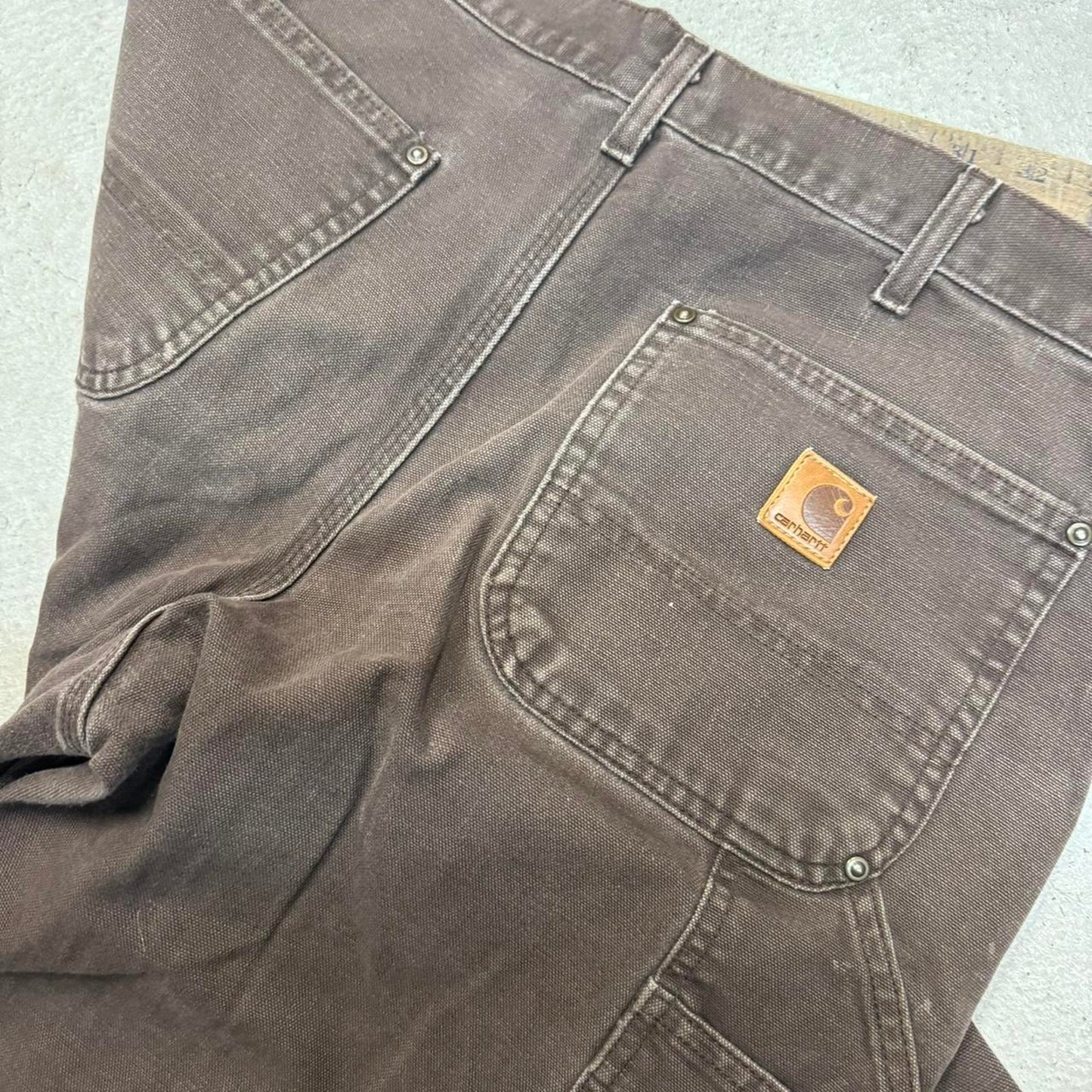 Brown carpenter pants workwear carhartt